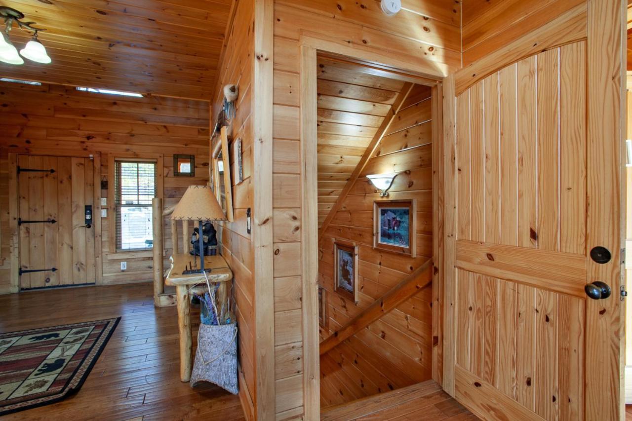 Black Bear Reserve - Mtn View, Hot Tub, Game Room Sevierville Exterior photo