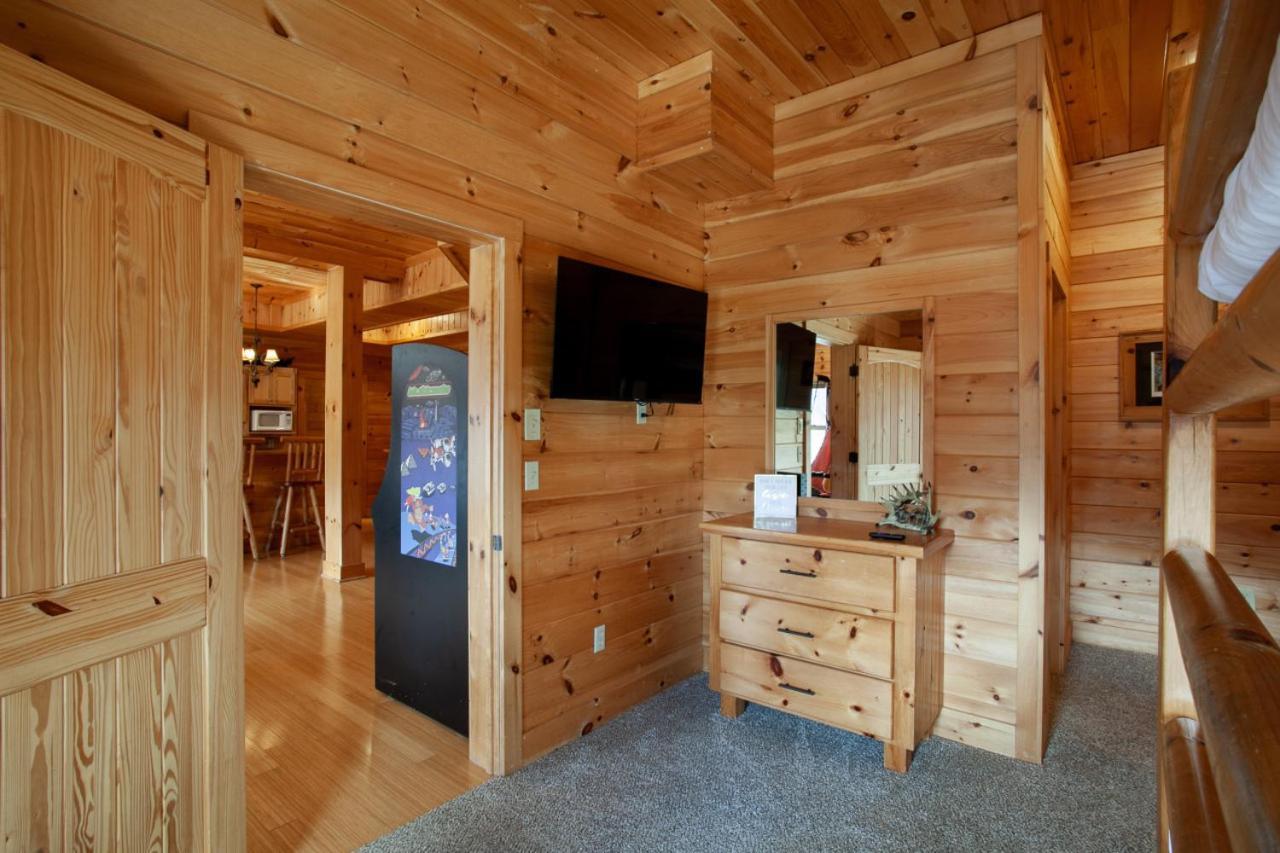 Black Bear Reserve - Mtn View, Hot Tub, Game Room Sevierville Exterior photo